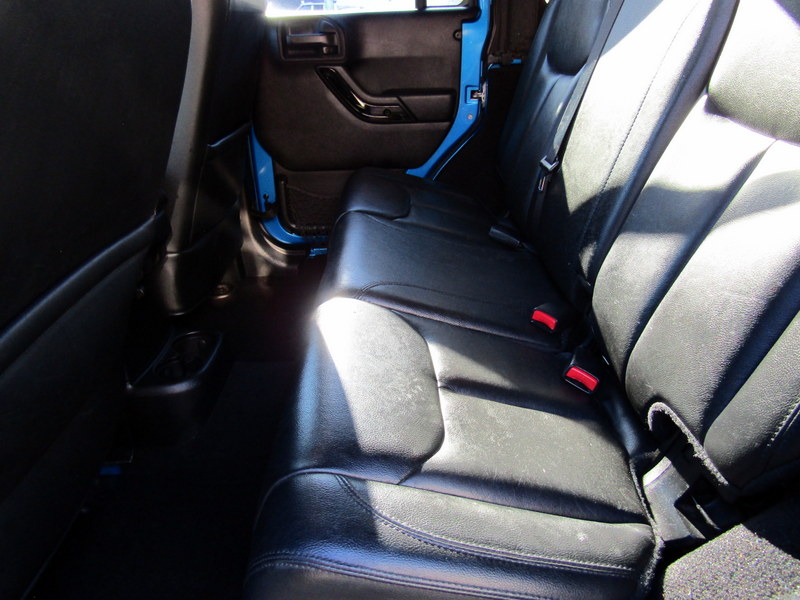 2015 Jeep Wrangler Unlimited Sahara - Photo 13