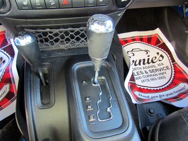 2015 Jeep Wrangler Unlimited Sahara - Photo 24